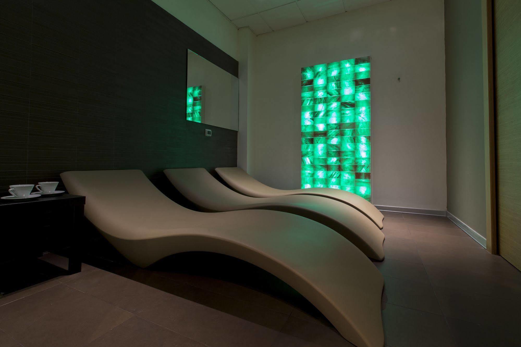 Hotel Pineta Wellness & Spa รูโวดิปูญา ภายนอก รูปภาพ